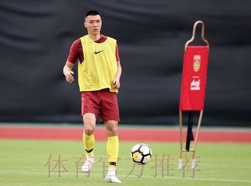 海口首训 里皮盼通过集训比赛进一步调整球员状态 海口首训 里皮盼通过集训比赛进一步调整球员状态